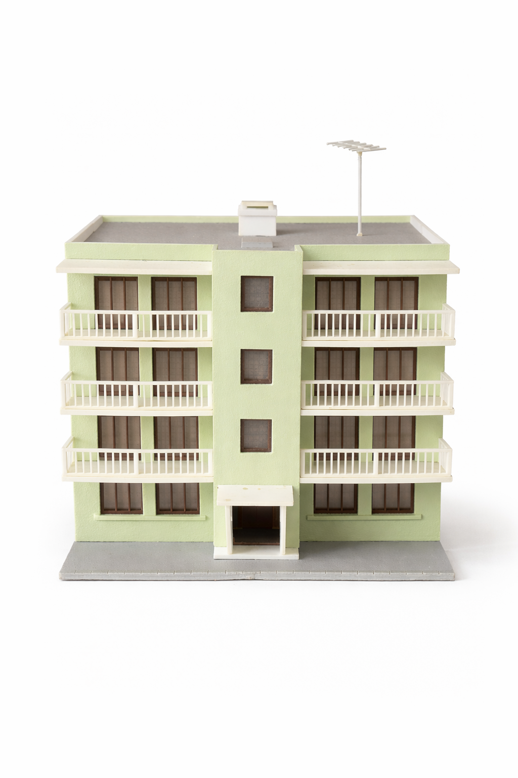 Building model by Jouef